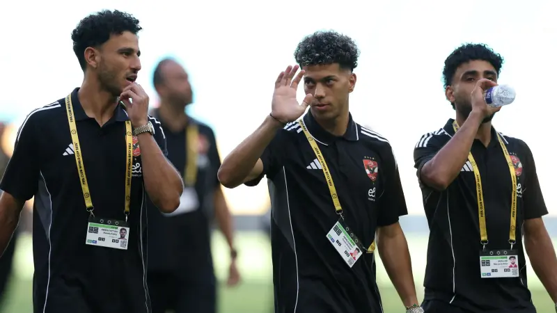 آدم وطني يثير الجدل.. هل يرحل إمام عاشور عن الأهلي على طريقة وسام أبو علي؟