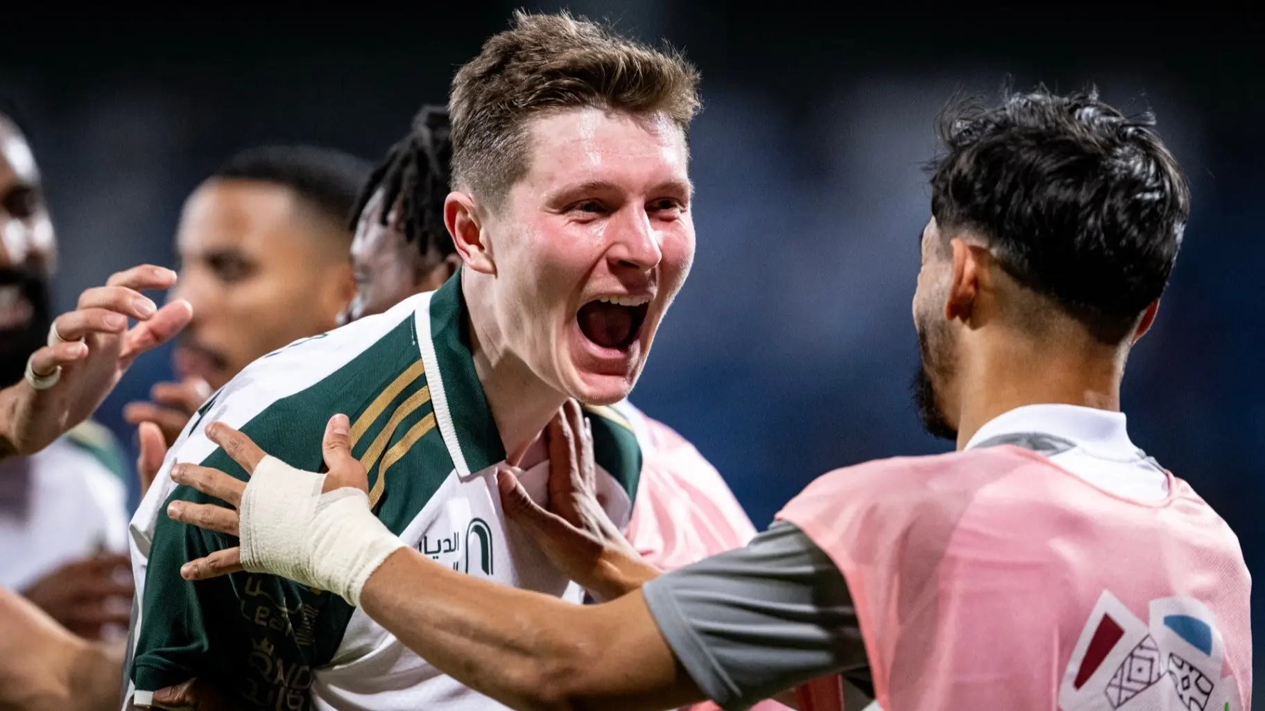 أرتيم يفتتح رصيده التهديفي في الدوري السعودي بثنائية أمام الفيحاء (إكس) أرتيم يفتتح رصيده التهديفي في الدوري السعودي بثنائية أمام الفيحاء (إكس)