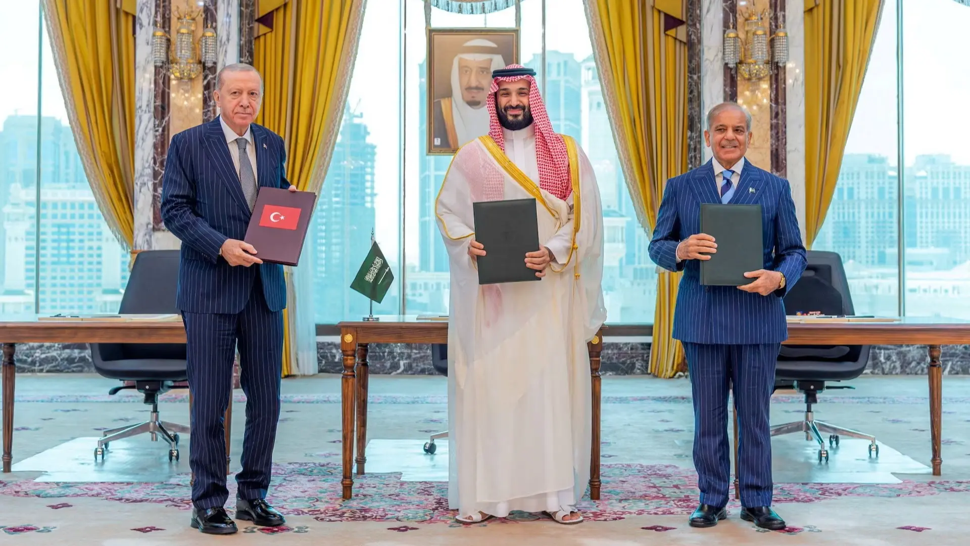 إسطنبول تحتضن أول اجتماعات لجنة اتفاق مكة للدفاع المشترك (رويترز) إسطنبول تحتضن أول اجتماعات لجنة اتفاق مكة للدفاع المشترك (رويترز)