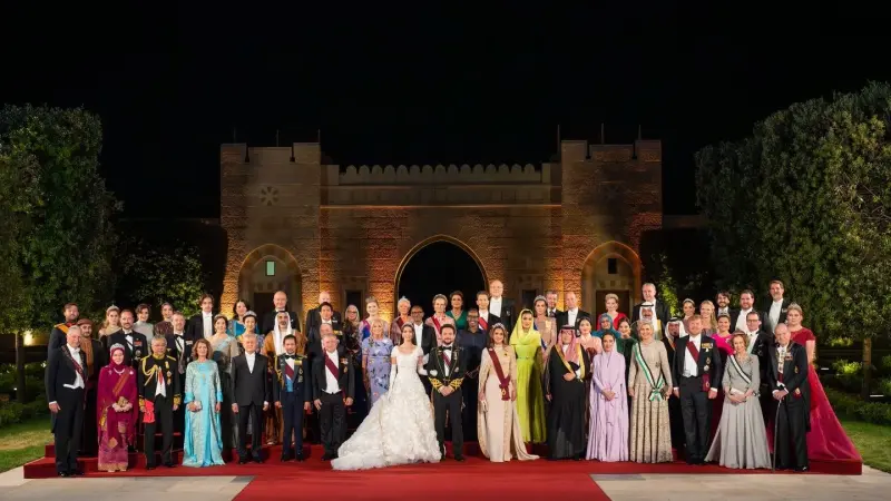 صورة ملكية تاريخية من زفاف ولي العهد الأردني