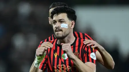 كأس الكونفدرالية الإفريقية - اتحاد العاصمة يتعادل مع أولمبيك أسفي ليلاقي الزمالك في النهائي