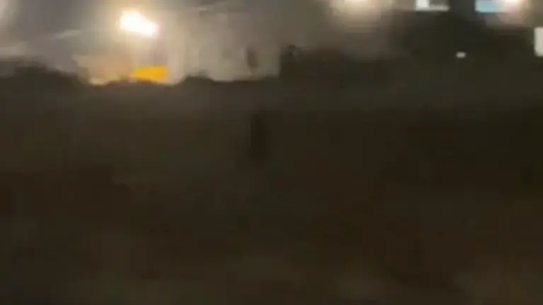 فيديو - تتجوّل ليلا بلباس غريب.. ما قصة جنية الكرك التي تصدرت الترند في الأردن؟