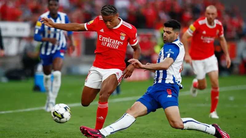 القنوات الناقلة لمباراة بنفيكا وسبورتنغ لشبونة اليوم مع التشكيلة.. ديربي لشبونة يحدد النهائي