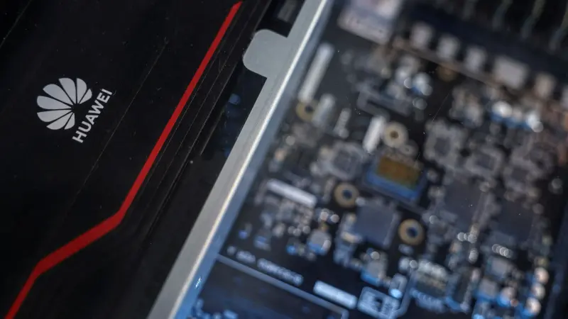لمواجهة أميركا.. هواوي تعمل على تصنيع الرقائق الإلكترونية في الصين