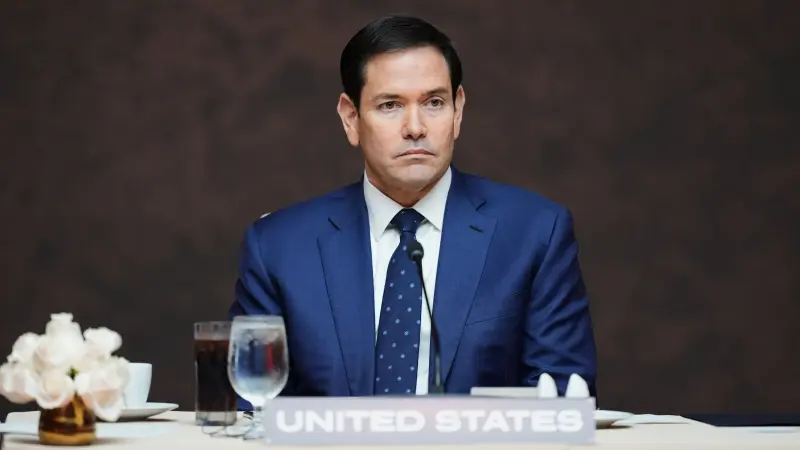 أميركا تتهم إيران بمحاولة أخذ العالم "رهينة"