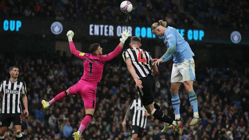 القنوات الناقلة لمباراة مانشستر سيتي ضد نيوكاسل يونايتد اليوم في كأس رابطة المحترفين الإنجليزية مع الموعد والتشكيلة