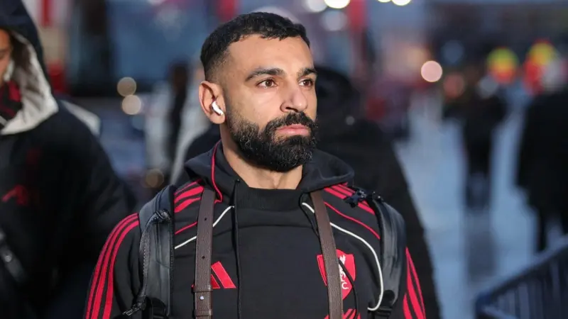 خيارات محمد صلاح الضيقة.. الاستمرار مع ليفربول أم الرحيل؟