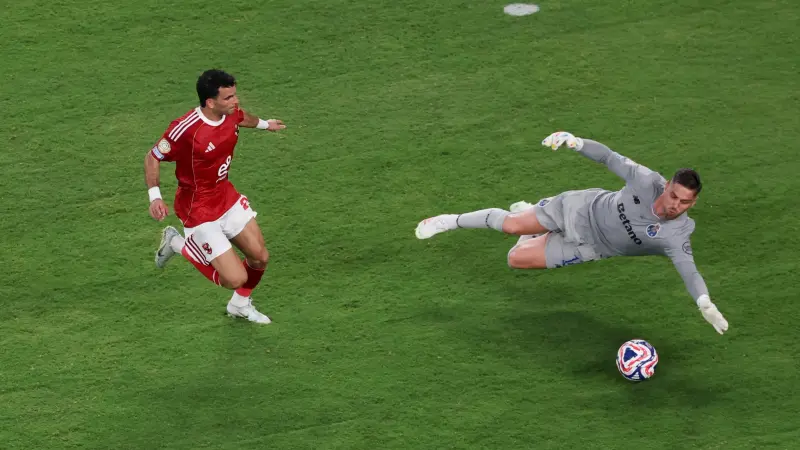 زيزو يفتح قلبه لجماهير الأهلي ويتحدث عن أجواء مونديال الأندية ومواجهة ميسي