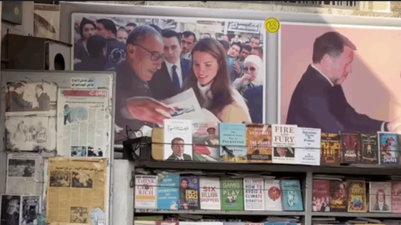 فيديو - الكتب الرقمية تجذب محبي المطالعة في مكتبات عمان