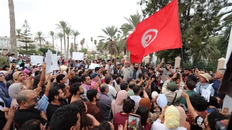 فيديو - تونس.. قانون تشغيل خريجي الجامعات يبقى دون تطبيق رغم نشره رسميا