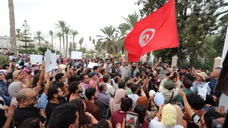 related_news_inside_blogsفيديو - تونس.. قانون تشغيل خريجي الجامعات يبقى دون تطبيق رغم نشره رسميا