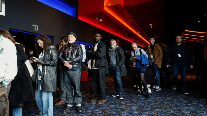 تكريما لمصورة قُتلت أثناء العمل.. عرض أول "متواضع" لفيلم "راست"