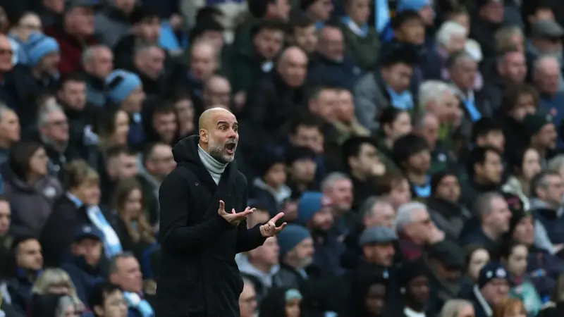 الدوري الإنجليزي - غوارديولا يعد بمواصلة قتال مانشستر سيتي للتأهل إلى دوري الأبطال