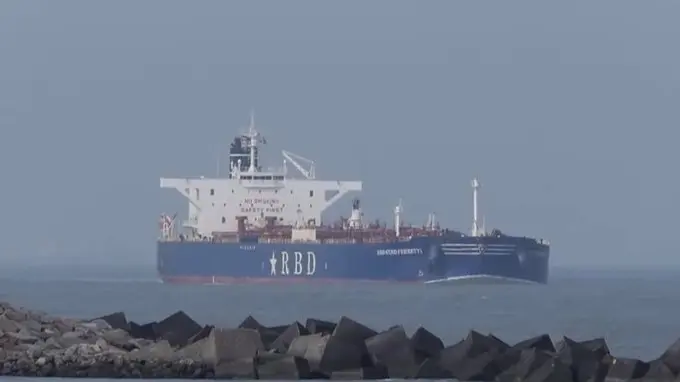 وكالة بحرية بريطانية: إصابة ناقلة نفط بـ"مقذوف" قبالة سواحل قطر