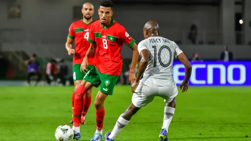 عز الدين أوناحي.. مستقبل غامض لنجم المغرب مع مارسيليا