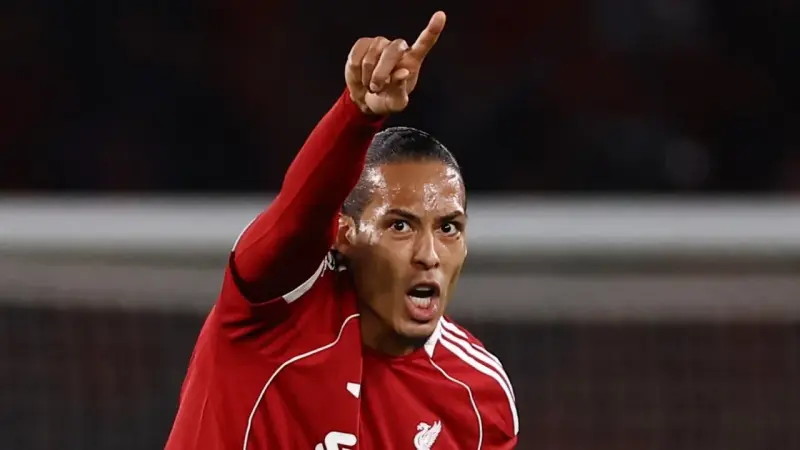 دوري أبطال أوروبا - فان دايك يعترف بأحقية باريس سان جيرمان بالتأهل ضد ليفربول