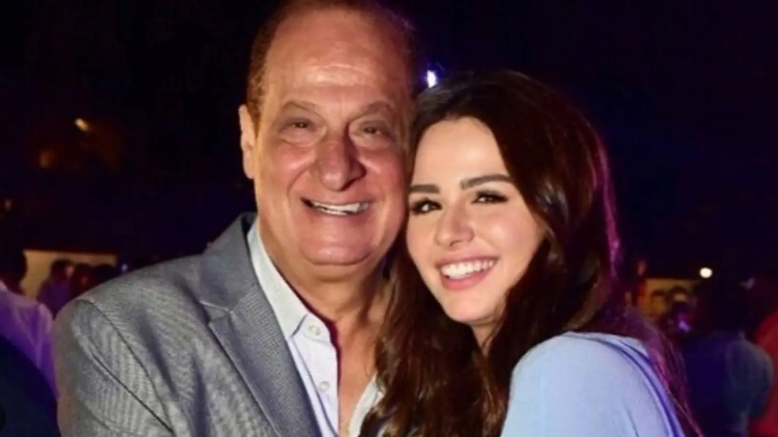 وعكة صحية مفاجئة تهدد هاني مهنا.. وابنته هنادي تتدخل سريعا (إكس) وعكة صحية مفاجئة تهدد هاني مهنا.. وابنته هنادي تتدخل سريعا (إكس)