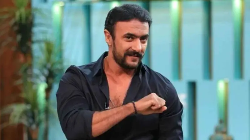 ما حقيقة مرض أحمد العوضي بعد منشور فريدة سيف النصر المثير للجدل؟