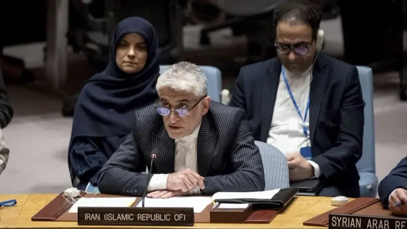 طهران تفتح الباب أمام خيار نقل اليورانيوم المخصب إلى دولة ثالثة