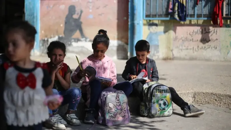 وسط الدمار.. مقاعد الدراسة تحتضن أطفال غزة من جديد