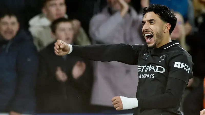 كأس الرابطة الإنجليزية - عمر مرموش يقود مانشستر سيتي إلى ربع النهائي على حساب سوانزي