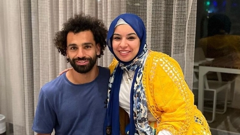 "كفاية غل".. شقيقة محمد صلاح تهاجم المصريين 