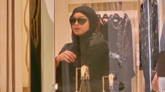 صور - بيونسيه بالحجاب في الدوحة.. إطلالة تُشعل مواقع التواصل