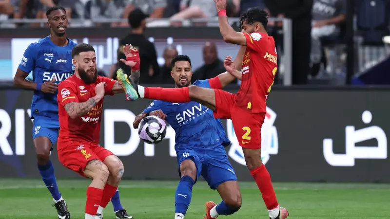 جدول مواعيد مباريات اليوم الخميس 6/11/2025 والقنوات الناقلة والمعلقين