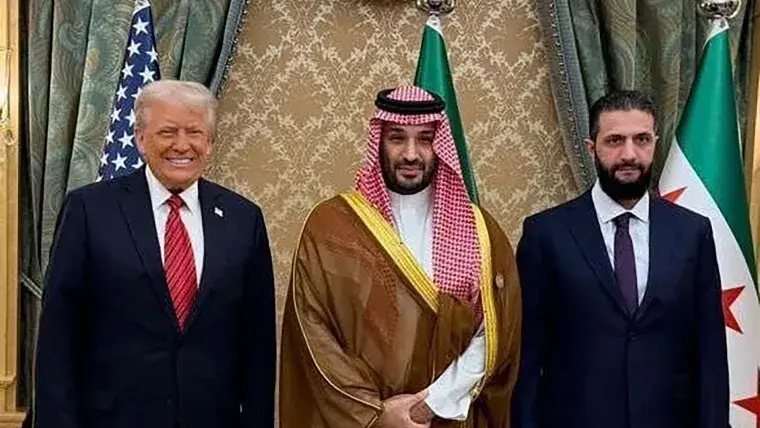 علاء مبارك يشيد بالدبلوماسية السعودية بعد زيارة ترامب للرياض