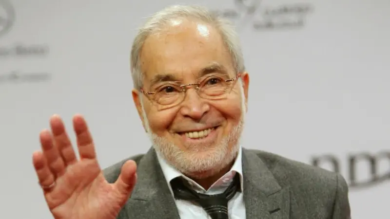 من هو حسن يوسف وسبب وفاته؟.. ما علاقة وفاة ابنه برحيله؟