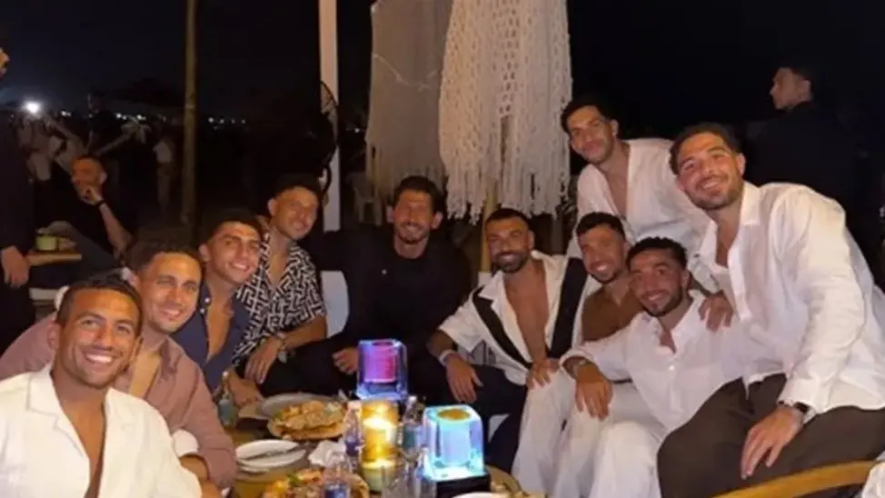مصطفى شوبير حارس مرمى منتخب مصر احتفل بعقد قرانه على جنى حلمي مصطفى شوبير حارس مرمى منتخب مصر احتفل بعقد قرانه على جنى حلمي
