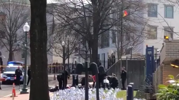 فيديو - عسكري أميركي يشعل النار في نفسه أمام سفارة إسرائيل بواشنطن