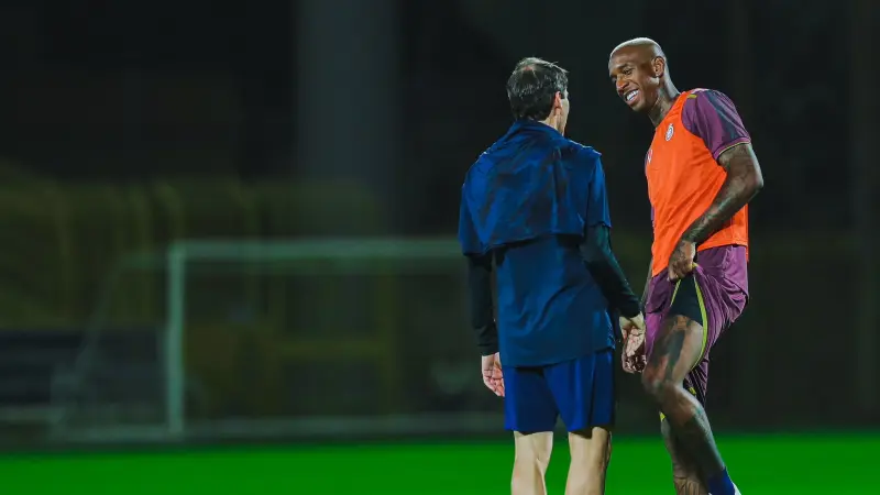 تاليسكا يمدد تعاقده مع النصر السعودي