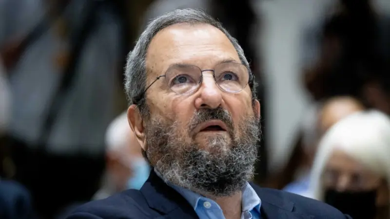 إيهود باراك يحث على الاحتجاج ضد حكومة نتانياهو