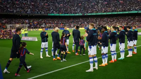 related_news_inside_blogsلماذا يرفض ريال مدريد إقامة ممر شرفي لبرشلونة في الكلاسيكو؟