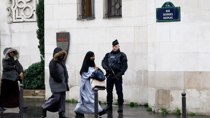 تقرير رسمي صادم حول التمييز ضد المسلمين في فرنسا