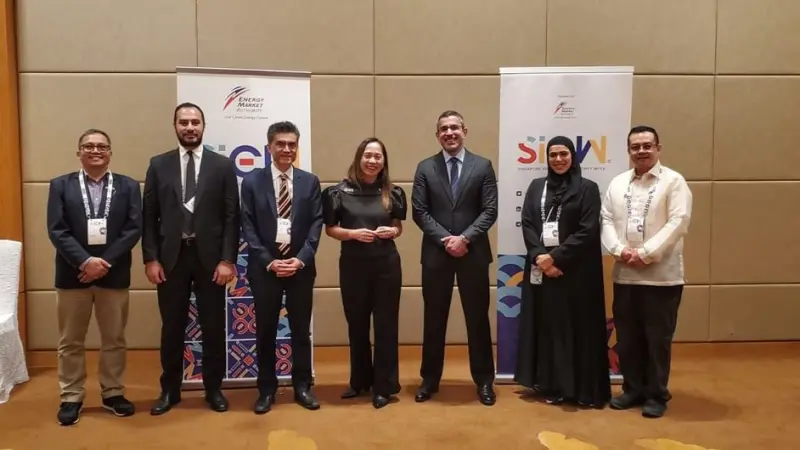 الإمارات تستعرض خارطة طريق لتسريع التحول للطاقة النظيفة