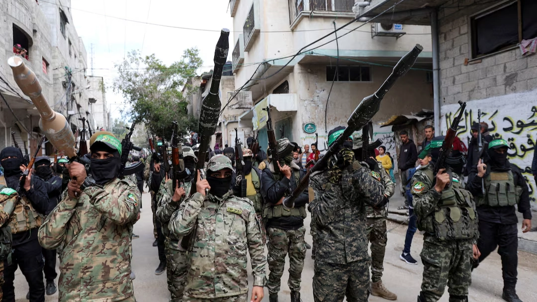 "حماس": الحركة منفتحة جدا على الخيارات المتاحة بشأن أسلحتها 