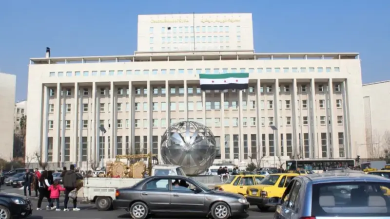 مصرف سوريا يلزم البنوك بتغطية كاملة لخسائر أزمة لبنان المالية
