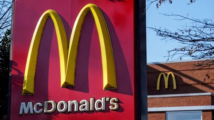ماكدونالدز تتحرك بوجبات أوفر مع اتساع فجوة المستهلكين