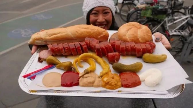 أحد أبرز معالم المدينة.. فيينا تطلب إدراج أكشاك النقانق على قائمة اليونسكو