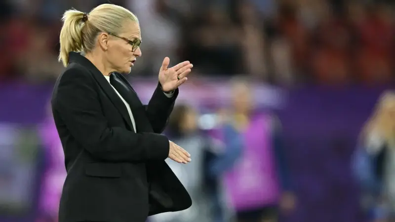 مدربة إنجلترا تؤكد جاهزية نجمة الفريق لمواجهة إيطاليا