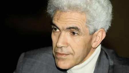 نعاه تبون.. من هو المؤرخ الجزائري الراحل محمد حربي؟