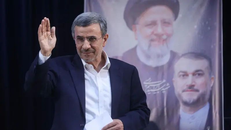 من هو محمود أحمدي نجاد الذي "راهن" عليه ترامب لقيادة إيران؟
