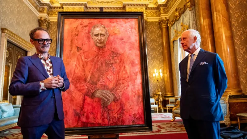 فيديو - شاهد.. أول لوحة بورتريه تجسد الملك تشارلز منذ التتويج