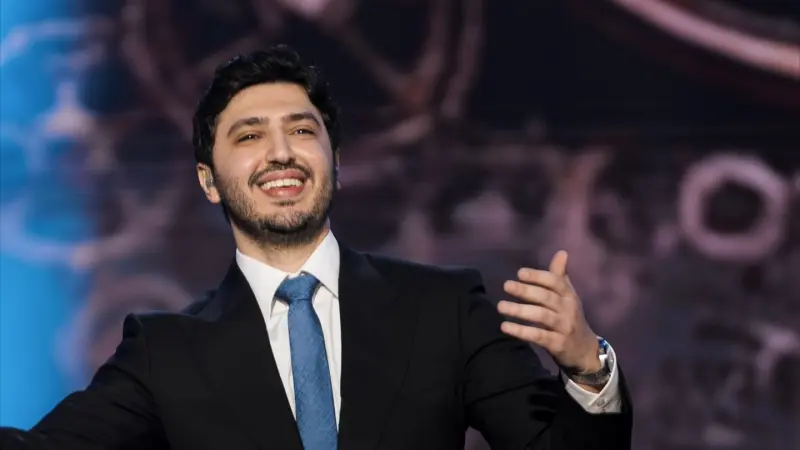 محمد فضل شاكر يكشف حقيقة أحدث ظهور لوالده بعد إخلاء سبيله