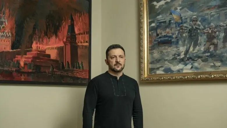 صورة زيلينسكي أمام لوحة "إحراق الكرملين" تثير غضب موسكو