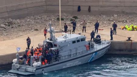 related_news_inside_blogsبعد اعتراضها سفن مساعدات غزة.. إسرائيل تنقل النشطاء إلى كريت