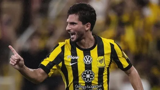 نتائج مباريات اليوم في الدوري السعودي.. صدارة اتحادية في غياب بنزيما