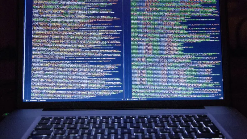 هاكرز يخترقون بيانات شخصية لمئات آلاف الأميركيين